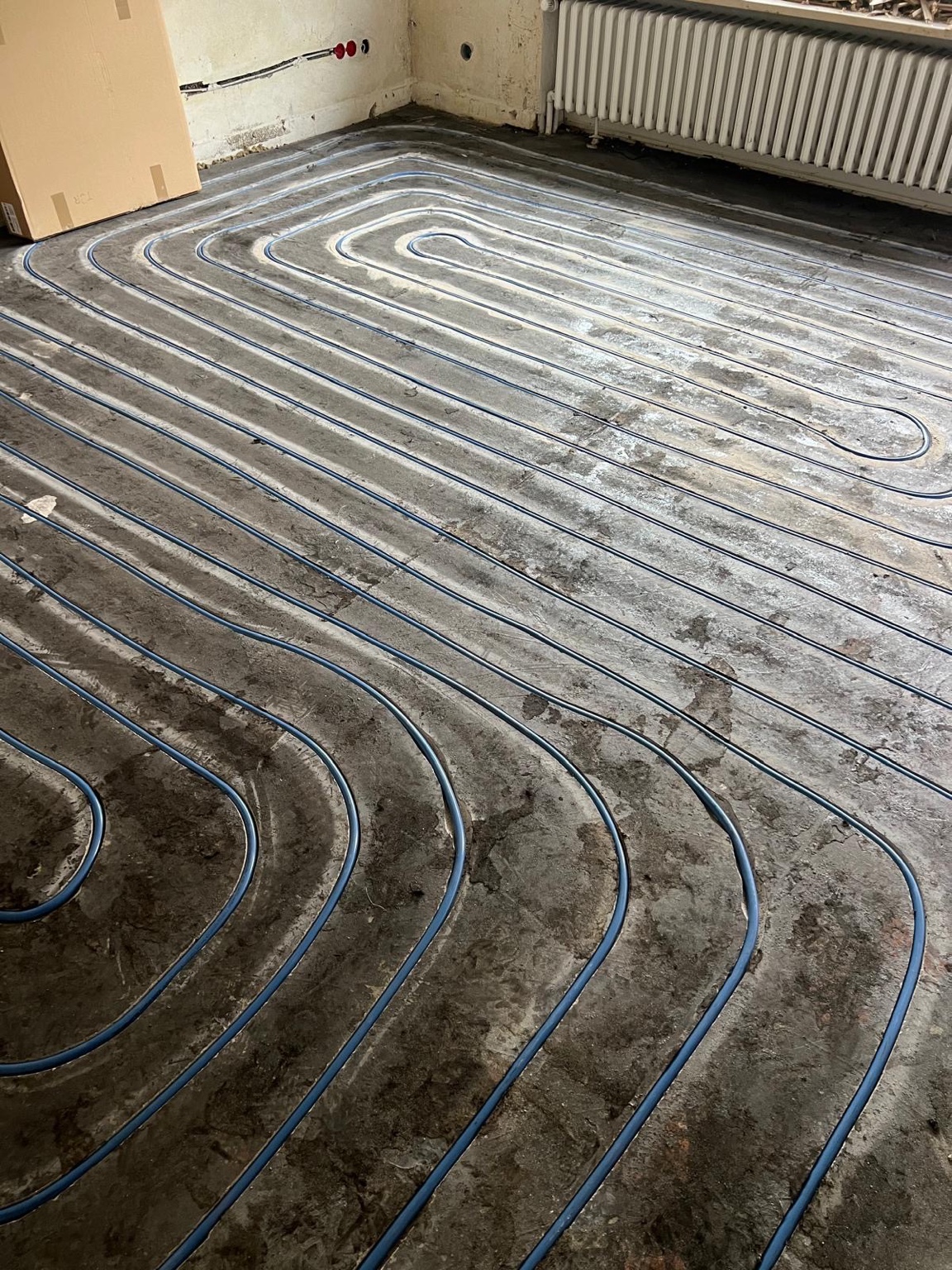Estrich-Schlitze Fußbodenheizung